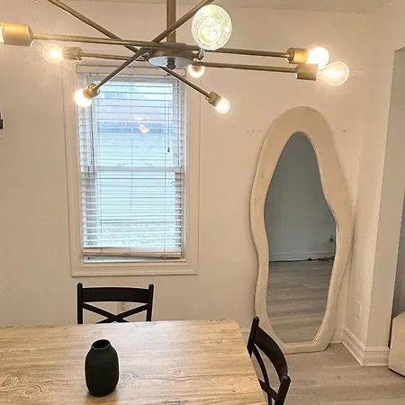 Chic Trendy Two Queen Bedroom House In City Of Birmingham Mi